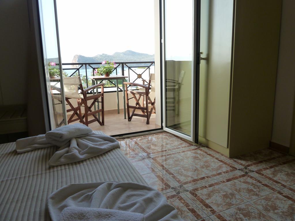 Mithos Apartments Agia Marina  Exterior photo