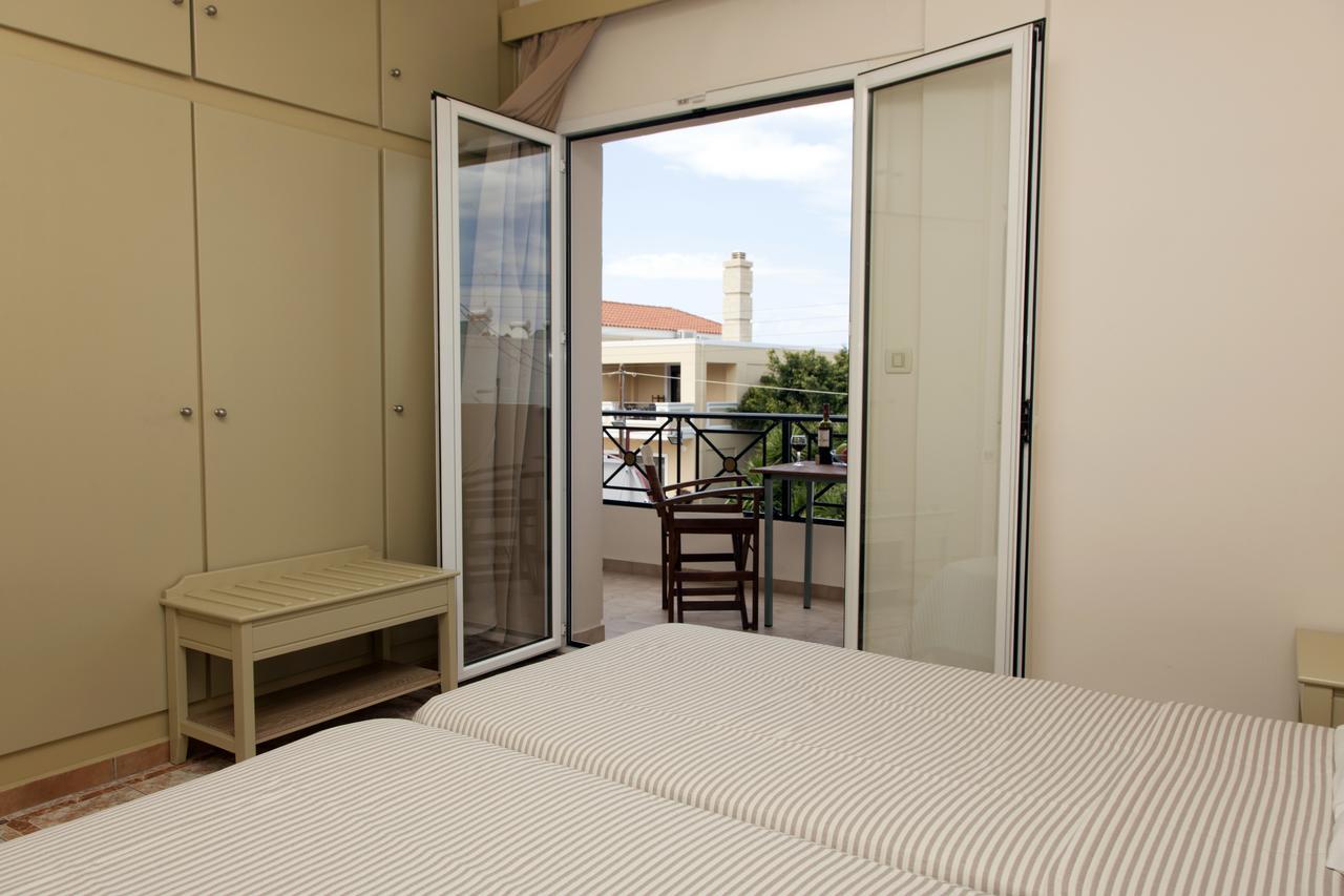 Mithos Apartments Agia Marina  Exterior photo